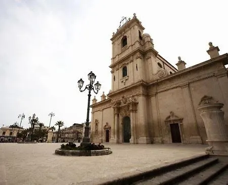 Nyaraló Grace *